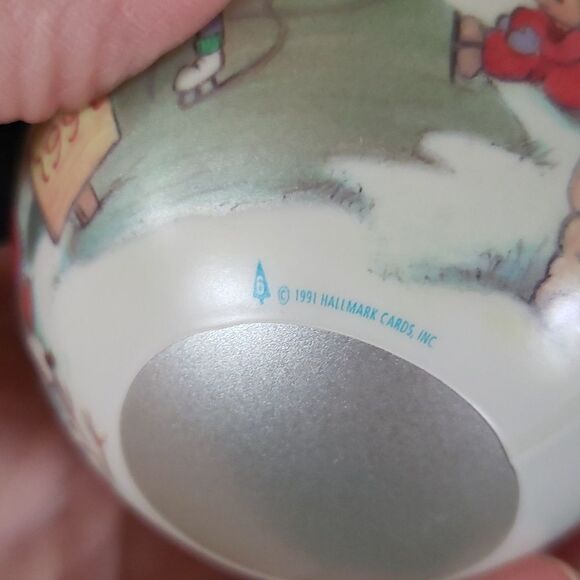 Vintage Hallmark Betsey Clark: Home for Christmas Glass Ball Ornament Da… - Picture 10 of 10